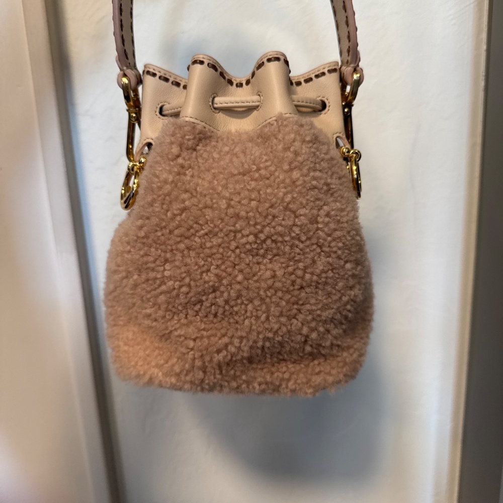 Fendi bucket bag - Picture 3 of 4